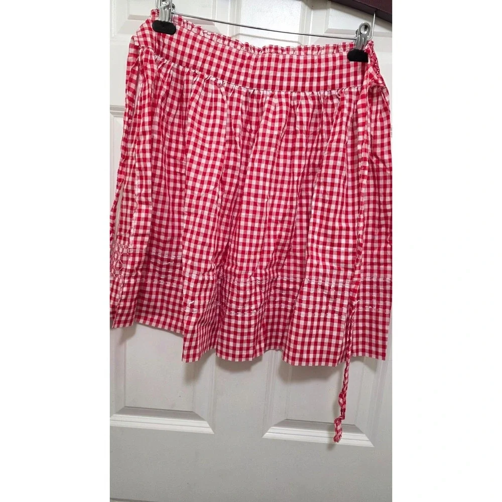 Red & White Gingham Smocked Apron‎ Decorative Stitching & Side Pocket